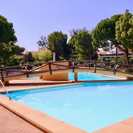Con Gran Urbanizacion Y Piscina Appartement